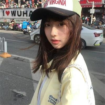 鱼跃在花见